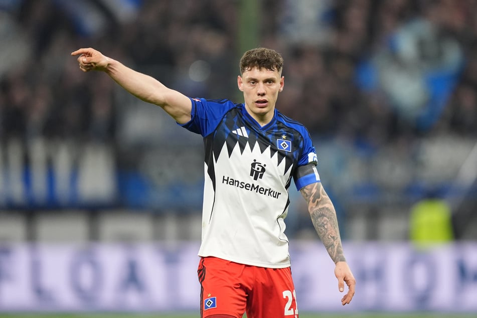 Nicolai Remberg (25) lief erstmals als Rothosen-Kapitän auf den Rasen des Volksparkstadions auf.