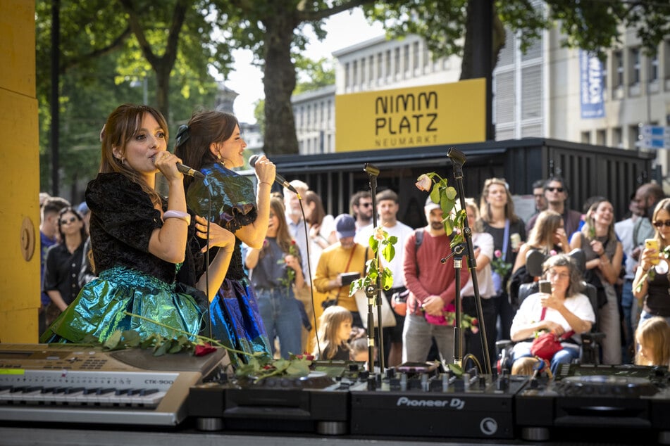 Mit dem Kulturprogramm möchte die Stadt Köln den Bürgern eine weitere Möglichkeit zur Freizeitgestaltung und zum Zusammenkommen bieten.