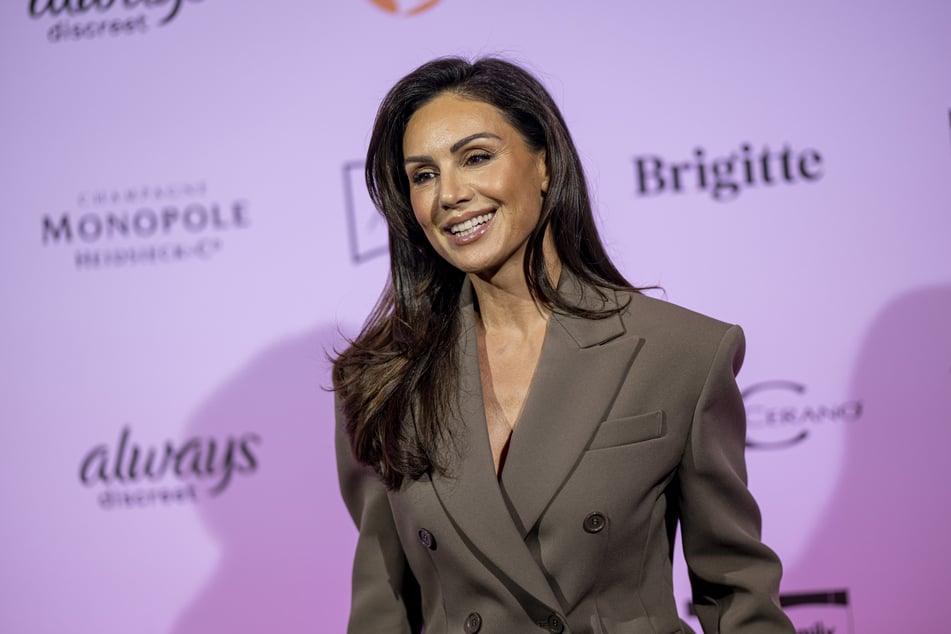 Die TV-Moderatorin hat weiterhin einige Termine in Deutschland, wie hier bei der Verleihung der Brigitte-Awards in Berlin.