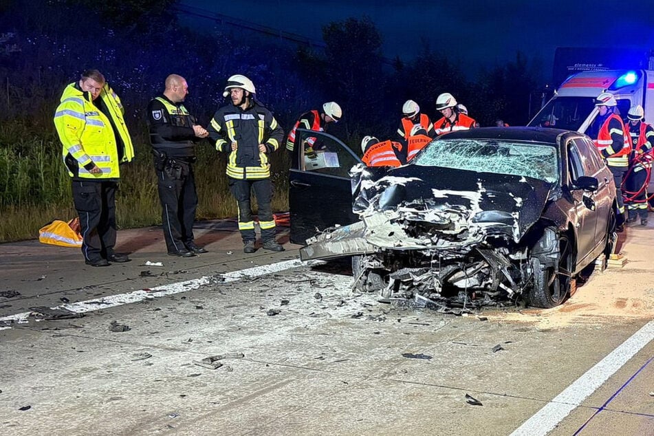 Unfall A38: Tödlicher Unfall auf A38: BMW-Fahrer kracht in Lkw-Heck