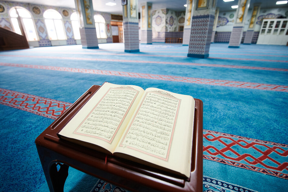 Polizeieinsatz in Wuppertaler Moschee: Mann randaliert in Gebetsräumen