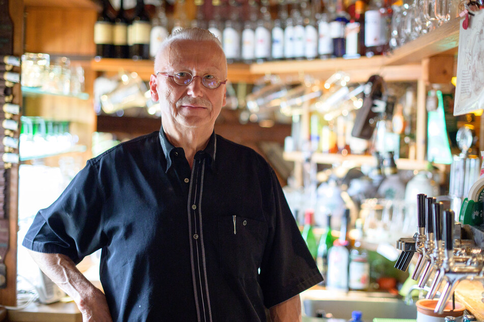 Gastwirt Ehrenfried Worm (68) konnte im Sommer viel Bier für seine Besucher zapfen.
