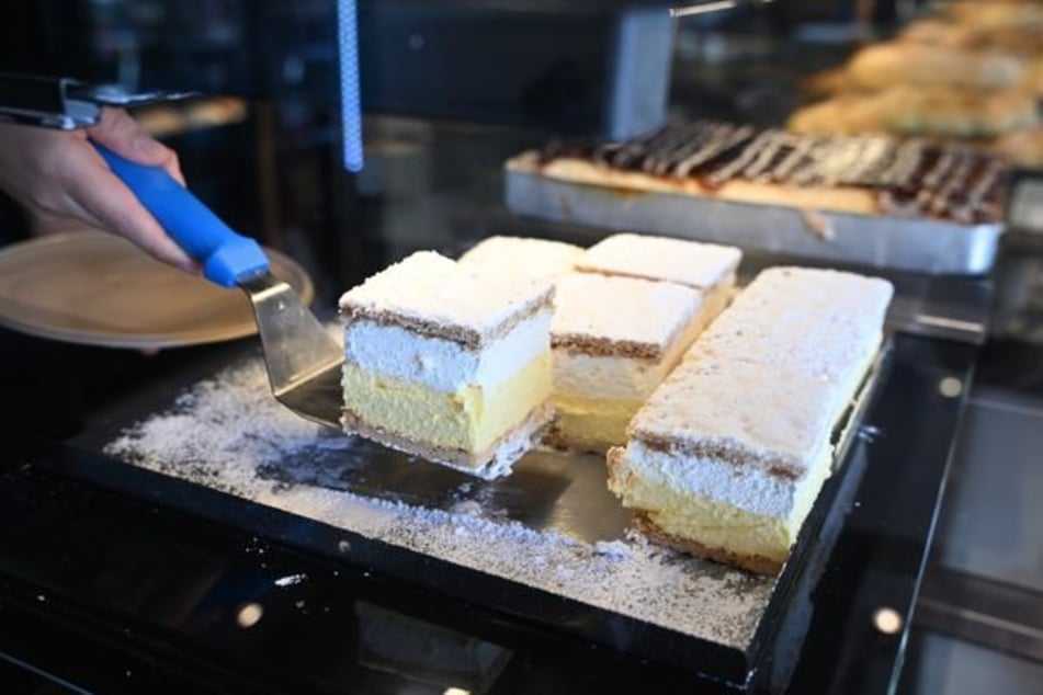 Ein beliebter Klassiker ist die Vanillecreme-Schnitte, auch Krempita genannt.