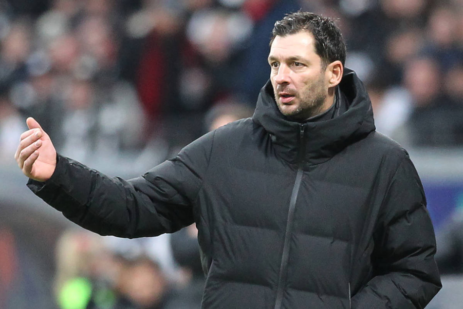 Hertha-Coach Sandro Schwarz hat im Spiel gegen Eintracht Frankfurt in der zweiten Halbzeit auf eine Dreierkette in der Abwehr umgestellt - ein System für die Zukunft?