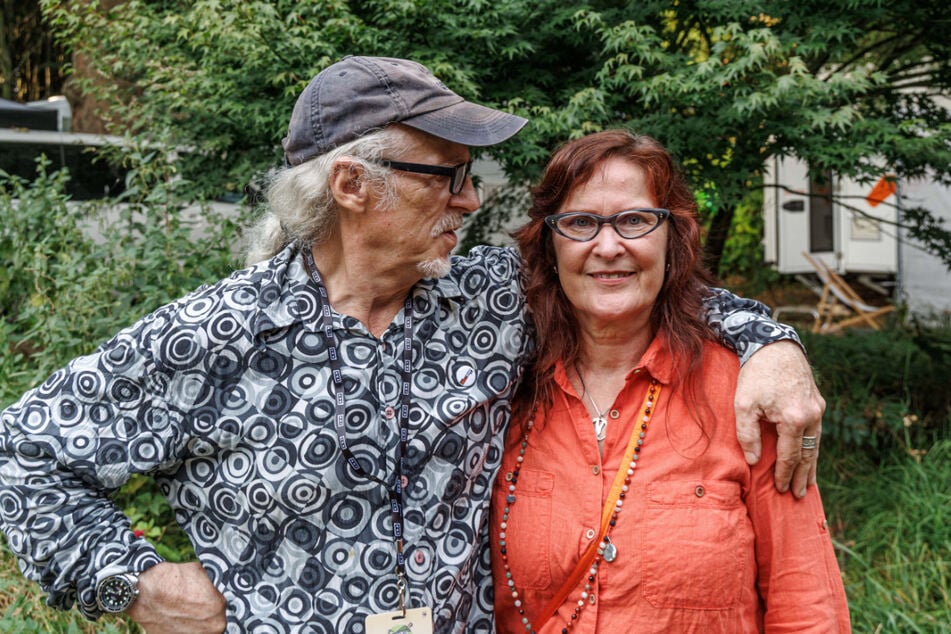 Horst und Birgit Lohmeyer (66) engagieren sich mit dem Festival "Jamel rockt den Förster" gegen Rechtsextremismus. (Archivbild)