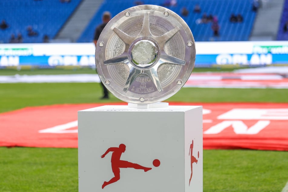 Die Meisterschale der 2. Bundesliga wird sich am Sonntag in Köln befinden. Der HSV bekäme die Schale erst am Montag überreicht. (Archivfoto)