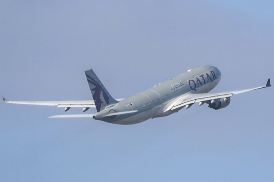 Mit insgesamt 81 Personen an Bord ist am Freitagmorgen das Flugzeug von Qatar Airways von Leipzig in Richtung Kabul abgehoben.