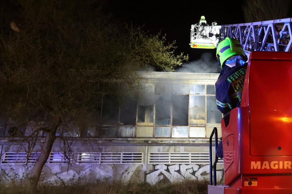 Chemnitz: Feuerwehreinsatz in Chemnitz: Schon wieder Brand in leerstehendem Gebäude