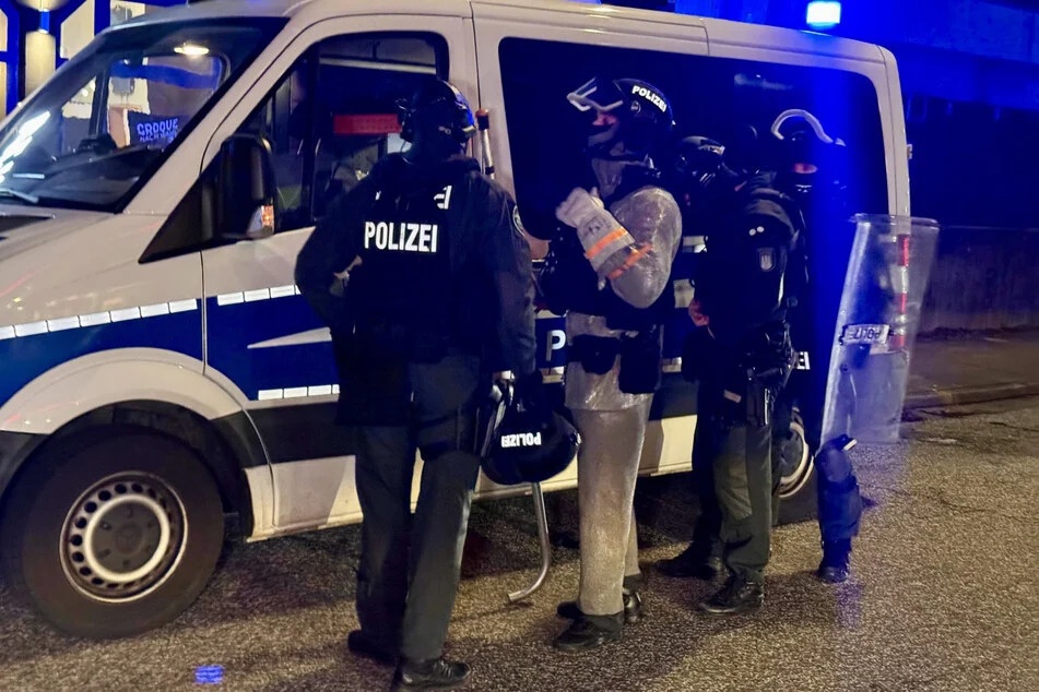 Die Polizei rückte am Donnerstag schwer bewaffnet nach Hamburg-Billstedt aus.