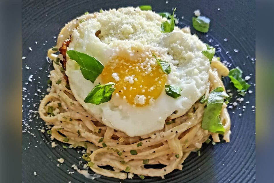 One Instagrammer shows how pasta for breakfast is done right. Yum!