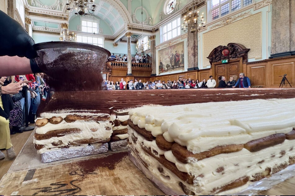 Mega-Tiramisu stellt neuen Weltrekord auf