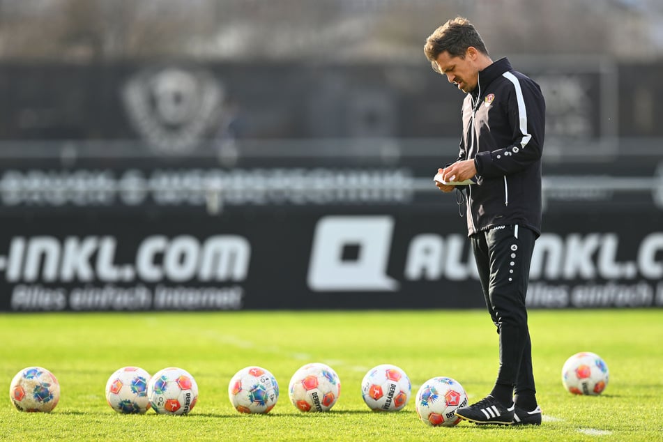 Coach Thomas Stamm (42) hat seine erste Elf - mit minimalen Änderungen - gefunden.