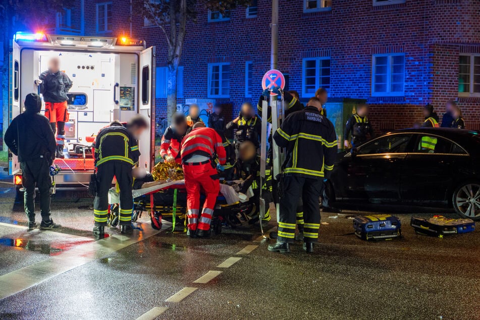 Bei dem Zusammenprall wurde der E-Scooter-Fahrer schwer verletzt ins Krankenhaus gebracht.