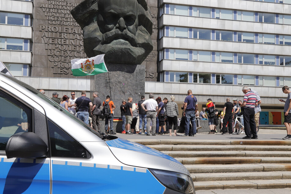 Die selbsternannte Bürgerbewegung "Pro Chemnitz" plant für den 20. April eine Demo am Nischel (Archivbild).