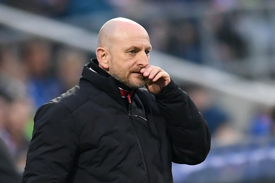 Aufgrund der vielen Ausfälle ist Lautern-Cheftrainer Torsten Lieberknecht (52) gezwungen, in der Startelf kreativ zu werden.