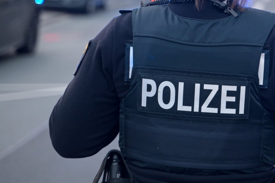 Die Polizeikräfte hatten alle Hände voll zu tun. (Symbolbild)
