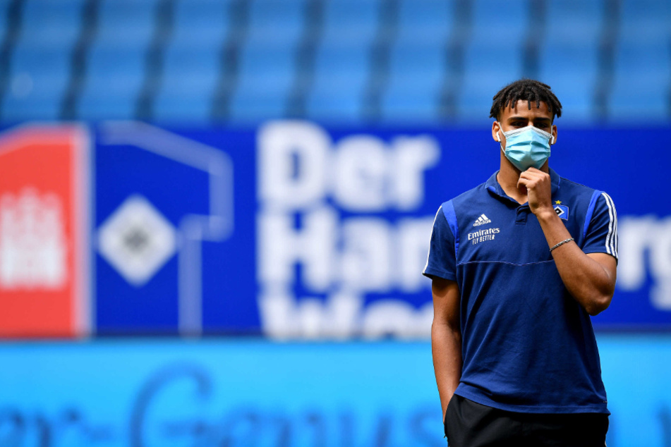 Jan Gyamerah (25) bemerkte den Schreibfehler auf seinem Trikot zuerst nicht.
