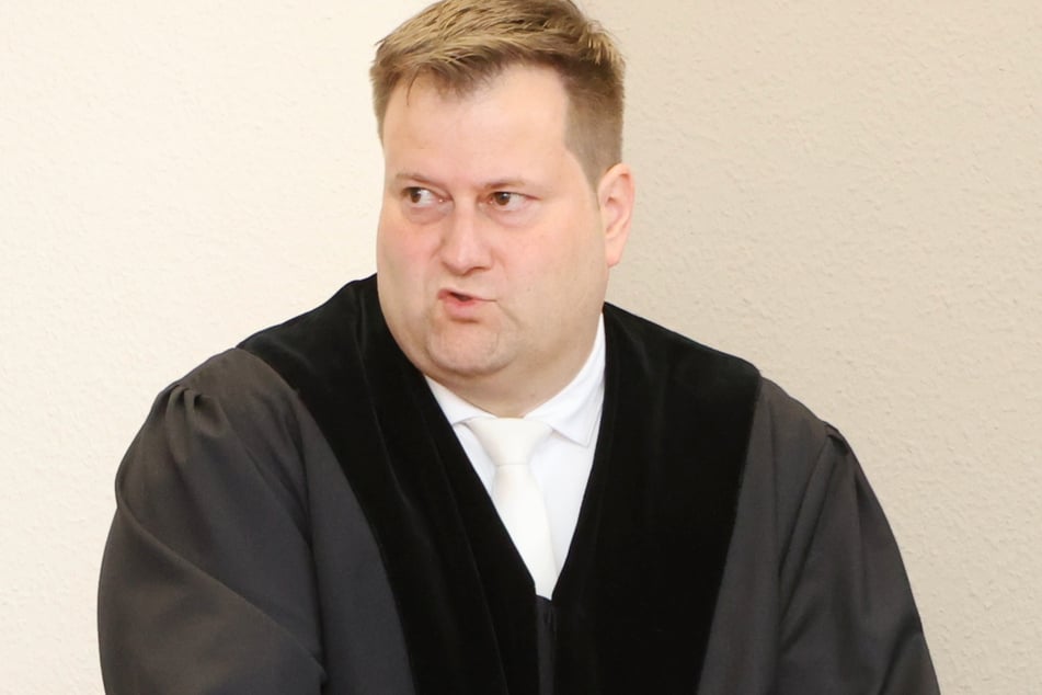 Richter Alex Theile (45) machte über einen rechtlichen Hinweis aus dem Ordnungswidrigkeits- ein Strafverfahren.