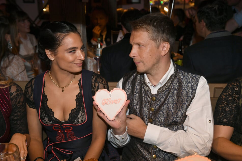 Zum Oktoberfest 2022 schenkte Oliver Pocher seiner Frau Amira ein Lebkuchenherz.