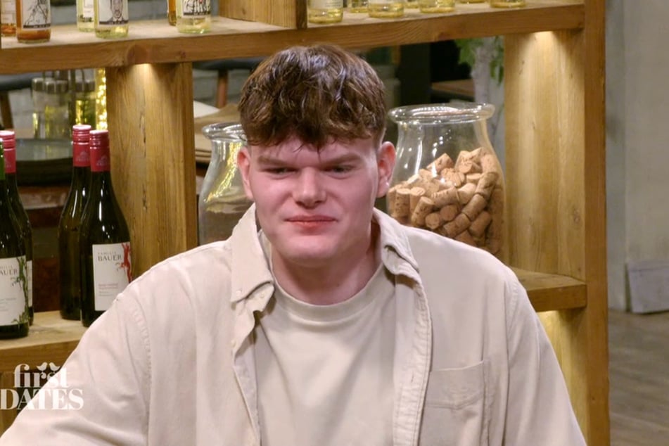 Freddy (20) ist es egal, ob sein Date-Partner bei "First Dates" ein Mann oder eine Frau ist.
