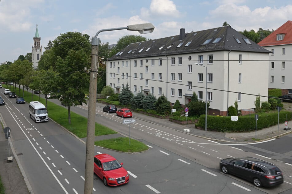 Parkplätze ade: Ab Montag wird auf der Frankenberger Straße gebaut.