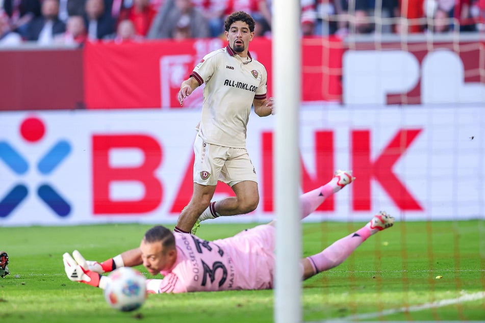 Eine der unzählig vielen Hundertprozentigen: Ben Bobzien (22, h.) scheiterte an Fortuna-Keeper Florian Kastenmeier (28).