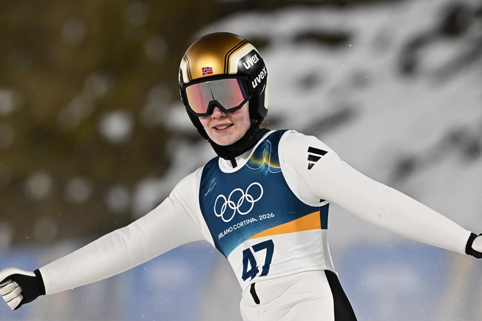 Anna odine Stroem gewinnt Gold auf der Großschanze!