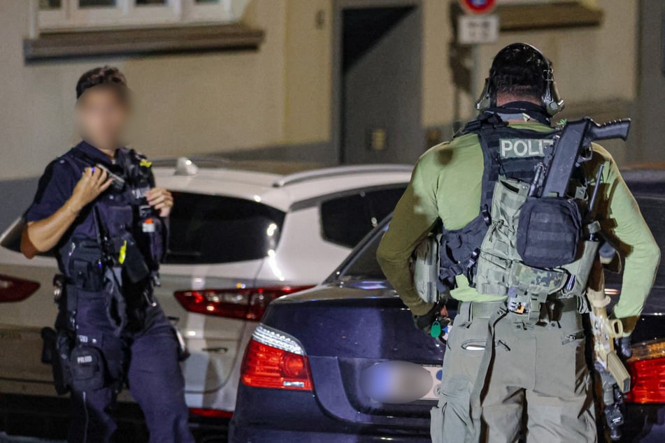Spezialeinsatzeinheiten nahmen den Verdächtigen in der Nacht zu Montag fest.