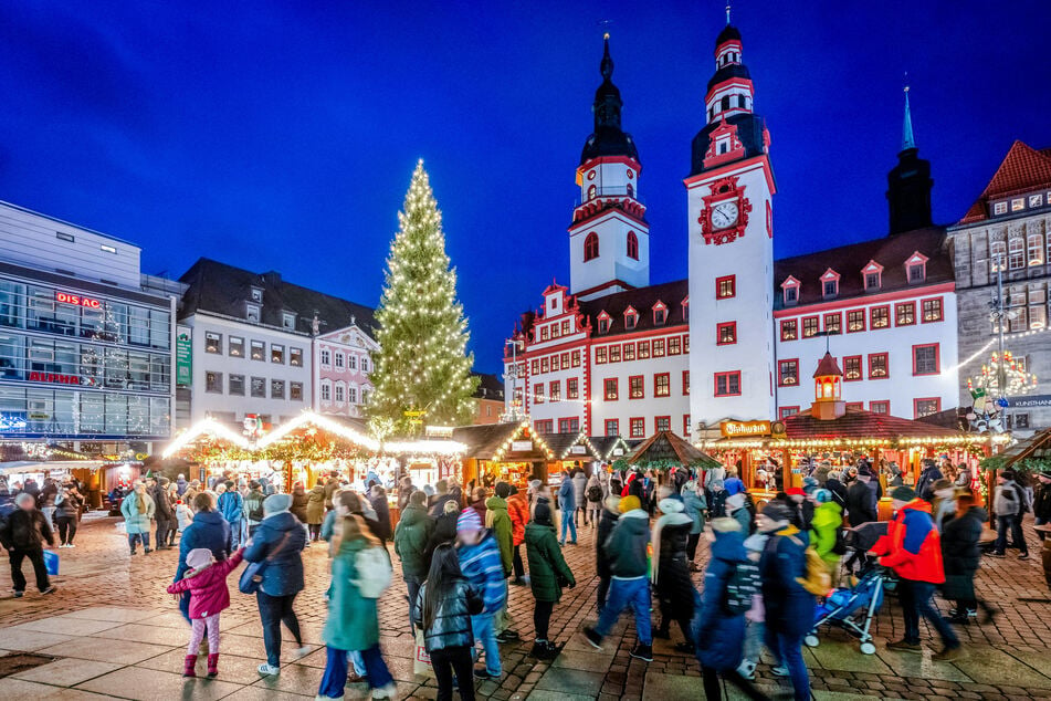 Auf dem Chemnitzer Weihnachtsmarkt wurde am Wochenende mit Falschgeld bezahlt.