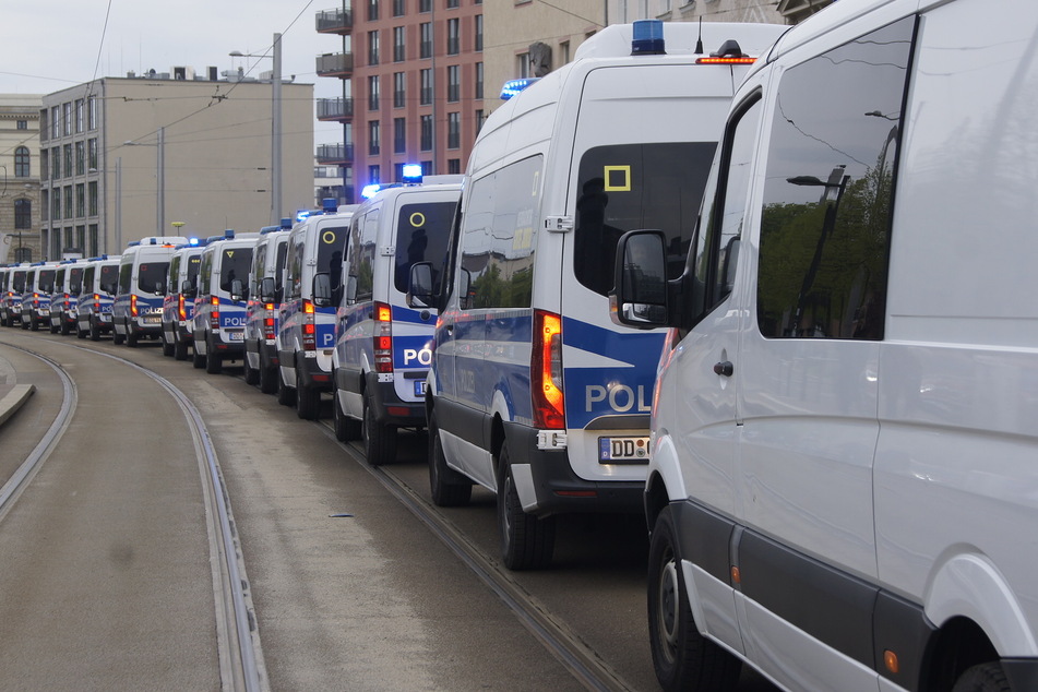 Rund 500 Polizeikräfte waren am Montag in Leipzig im Einsatz.
