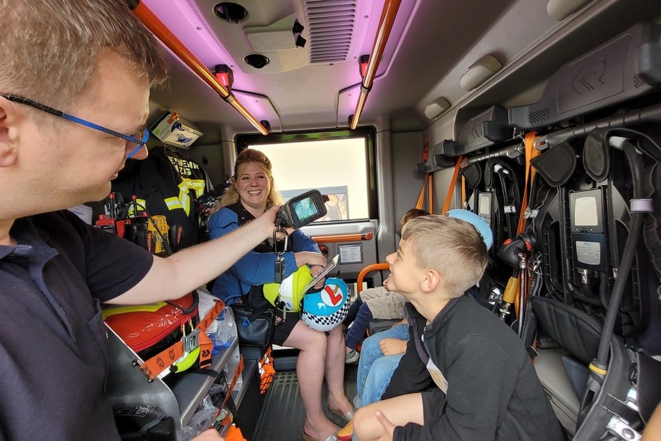 Unter anderem die Freiwillige Feuerwehr Leipzig Ost bereitete den Kindern viel Freude.