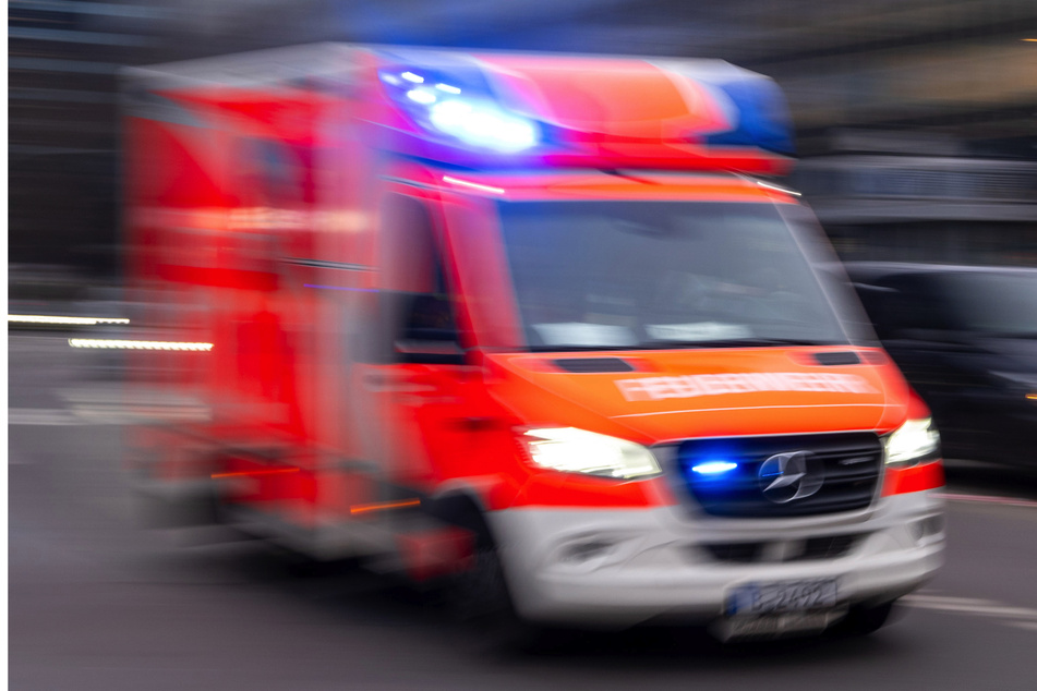 VW-Fahrer (84) erfasst Kleinkind: Vierjährige schwer verletzt!