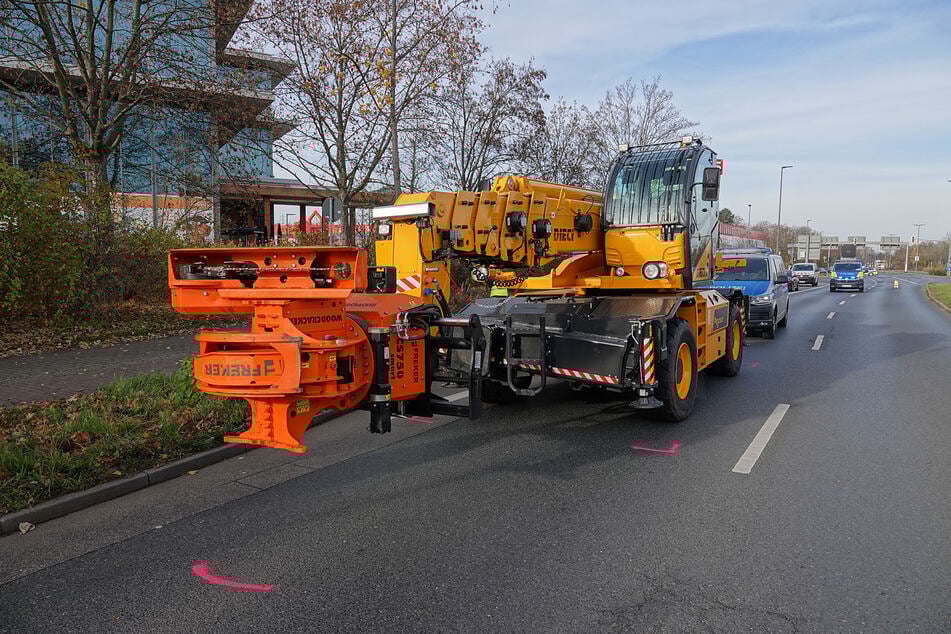 Die Fußgängerin wurde bei dem Unfall schwer verletzt.