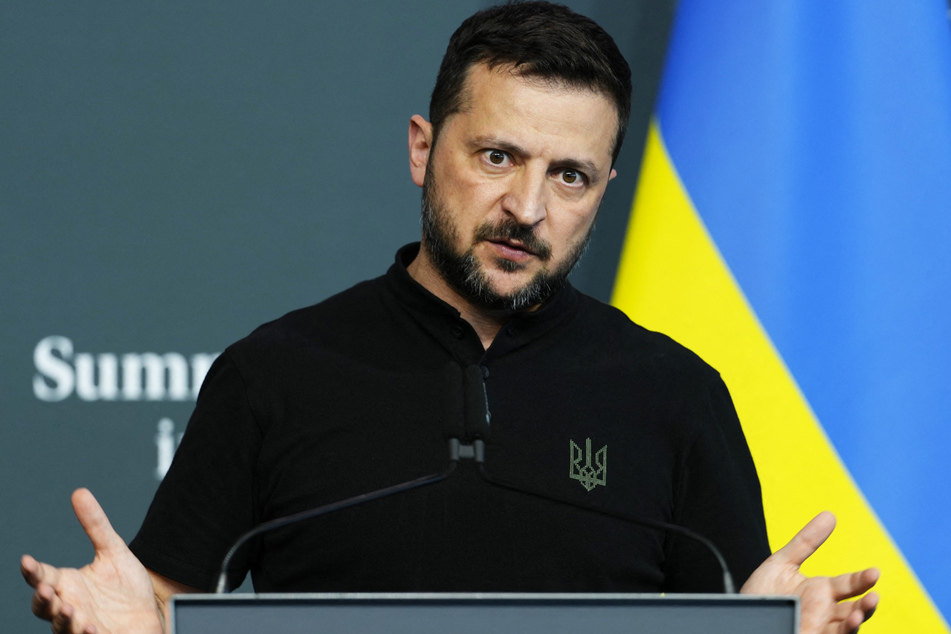 Ukrainian President Volodymyr Zelensky has complained about the ongoing Russian bombing and once again asked the West for more help with air defense.