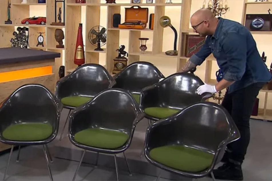 Experte Sven Deutschmanek (48) schätzt den Gesamtwert der Sitzgruppe von Eames wegen des sehr guten Zustands auf 1800 bis 2100 Euro.
