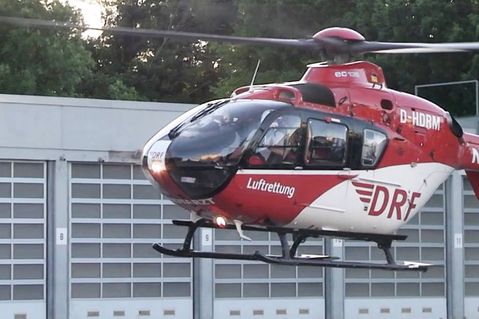 Ein Rettungshubschrauber brachte das schwer verletzte Kleinkind (3) auf schnellstem Weg in ein Krankenhaus.