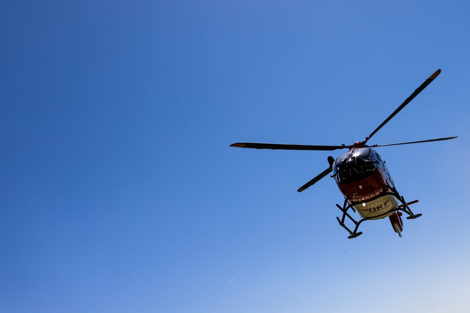 Nächtliches Unfall-Drama: 24-Jähriger nach Vorfahrtsfehler schwer verletzt