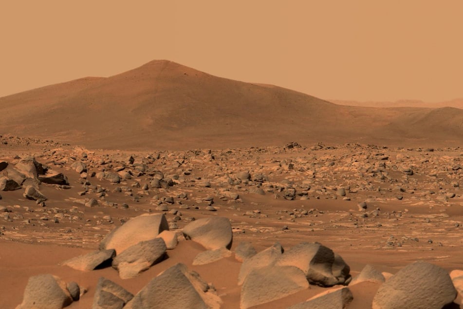 Radio silence: NASA loses signal to Mars for weeks