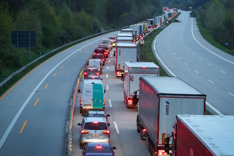 Die A4 musste in Richtung Dresden voll gesperrt werden.