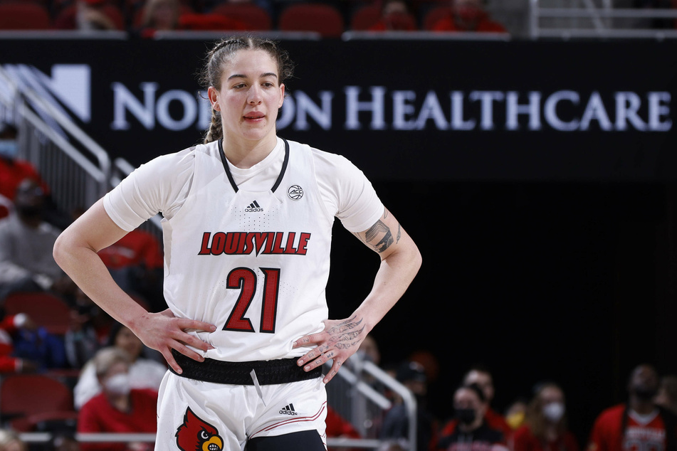 Cardinals forward Emily Engstler scored a team-high 20 points against Tennessee.