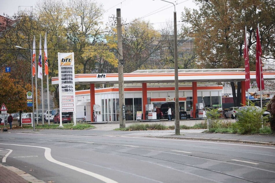 Am Sonntagabend überfiel der unbekannte Täter die bft Tankstelle in Paunsdorf.