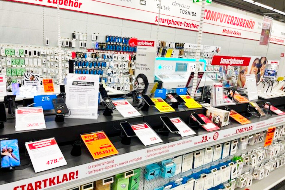 Hunderte Geräte sind zum Umbau megagünstig. Die Aktionsprodukte sind im Markt kaum zu übersehen.