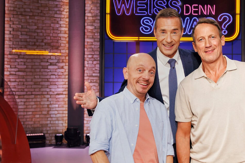 "Wer weiß denn sowas?" geht wieder auf Sendung! Diese Promis sind bei der XXL-Folge dabei