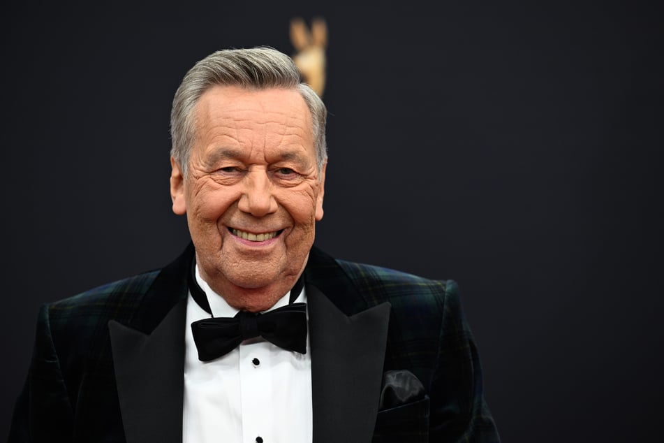 Roland Kaiser (74) trotzt auch im hohen Musikeralter der extremen Hitze.