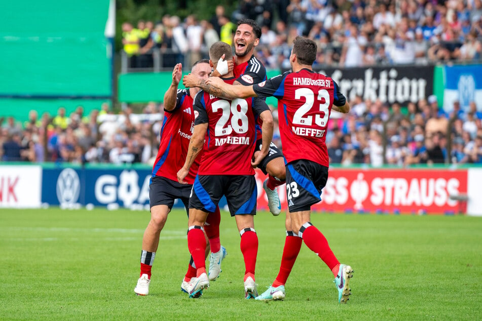 Riesige Freude bei den HSV-Akteuren nach dem Treffer zum 2:0.