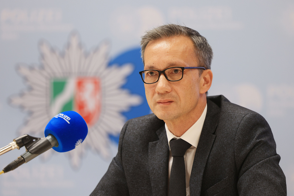 Der Kölner Polizeipräsident Falk Schnabel hat sich erschüttert über die Vorwürfe gezeigt.