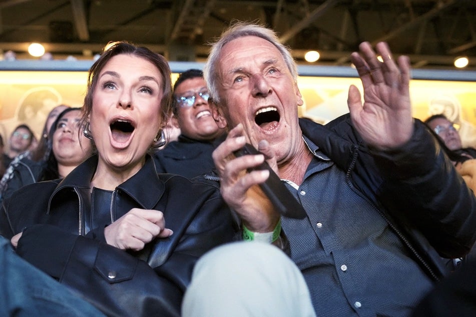Laura Wontorra (37) und ihr Vater Jörg Wontorra (77) teilen die Leidenschaft für den Fußball, sind sich aber nicht immer einig.