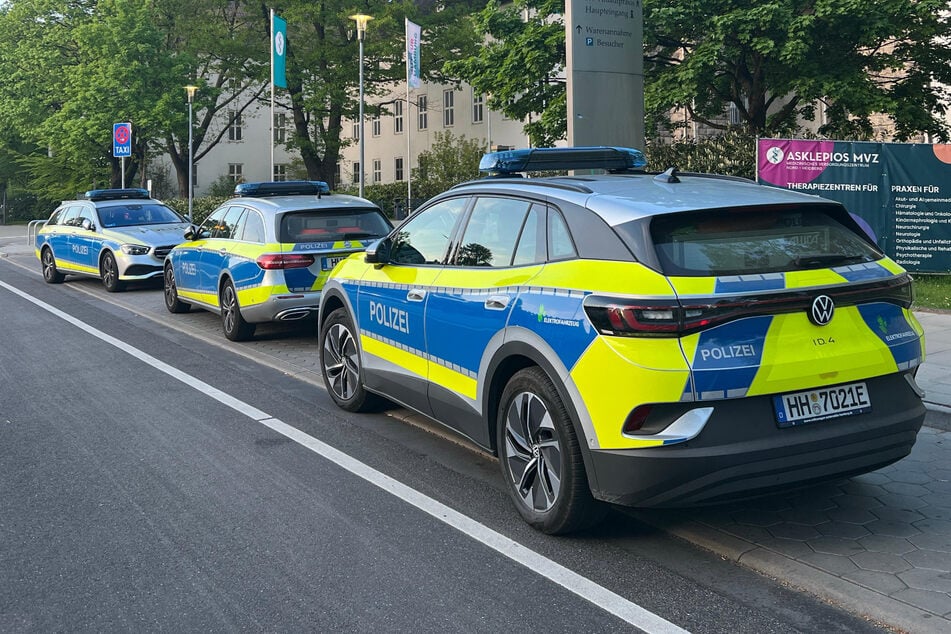 Die Polizei rückte am Donnerstag zum Asklepios Klinikum in Hamburg-Langenhorn aus, nachdem dort ein Mann mit einer Schussverletzung aufgetaucht war.