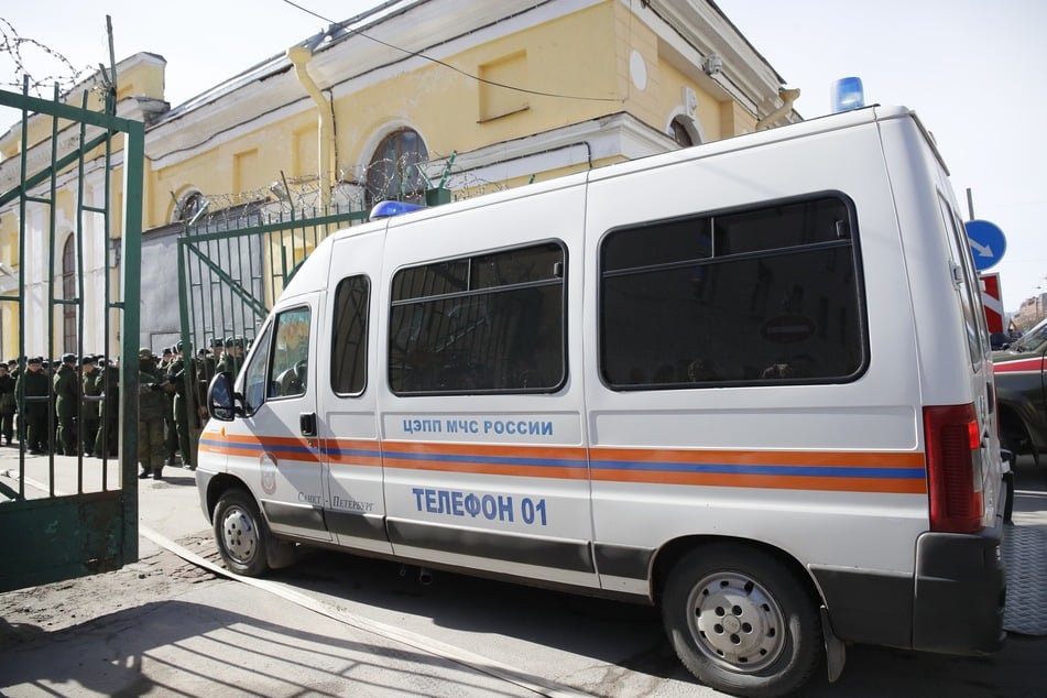 Mehrere Menschen werden bei einem Hochhausbrand im Süden Russlands verletzt, Dutzende Autos sind beschädigt. Behörden sprechen von einem Drohnenangriff. (Archivbild)
