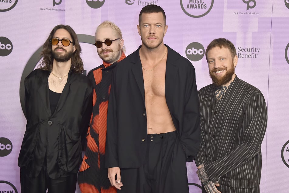 Daniel Wayne Sermon (41, v.l.), Daniel Platzman (38), Dan Reynolds (37) und Ben McKee (40) von Imagine Dragons kommen im Juli gleich zweimal nach Deutschland. (Archivbild)